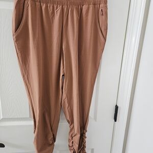prAna Mantra Jogger in Terracotta - Size Medium - Ruched Hem